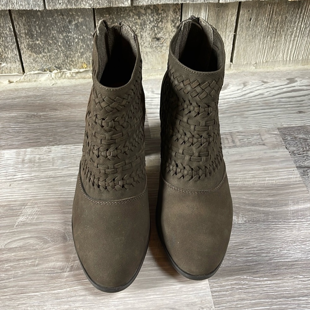 Diba Brown Suede Woven Bootie sz 8.5
